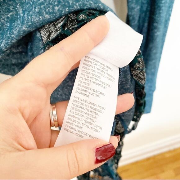 LOGO by Lori Goldstein teal lace hem blouse sz XS - Picture 5 of 6